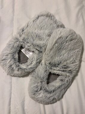 Cozy Plush Women’s Slippers — Light Gray